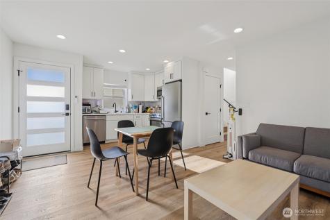 5230 16th Avenue NE Seattle WA 98105