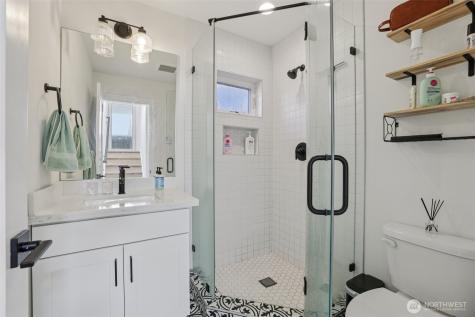 5230 16th Avenue NE Seattle WA 98105