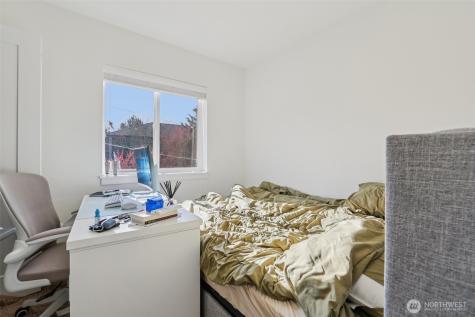 5230 16th Avenue NE Seattle WA 98105