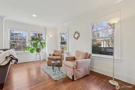 5230 16th Avenue NE Seattle WA 98105