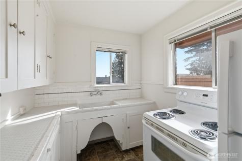 8008 Greenwood Avenue N Seattle WA 98103