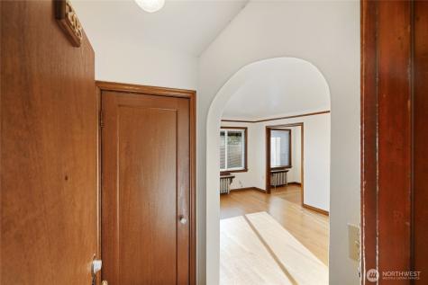 8008 Greenwood Avenue N Seattle WA 98103