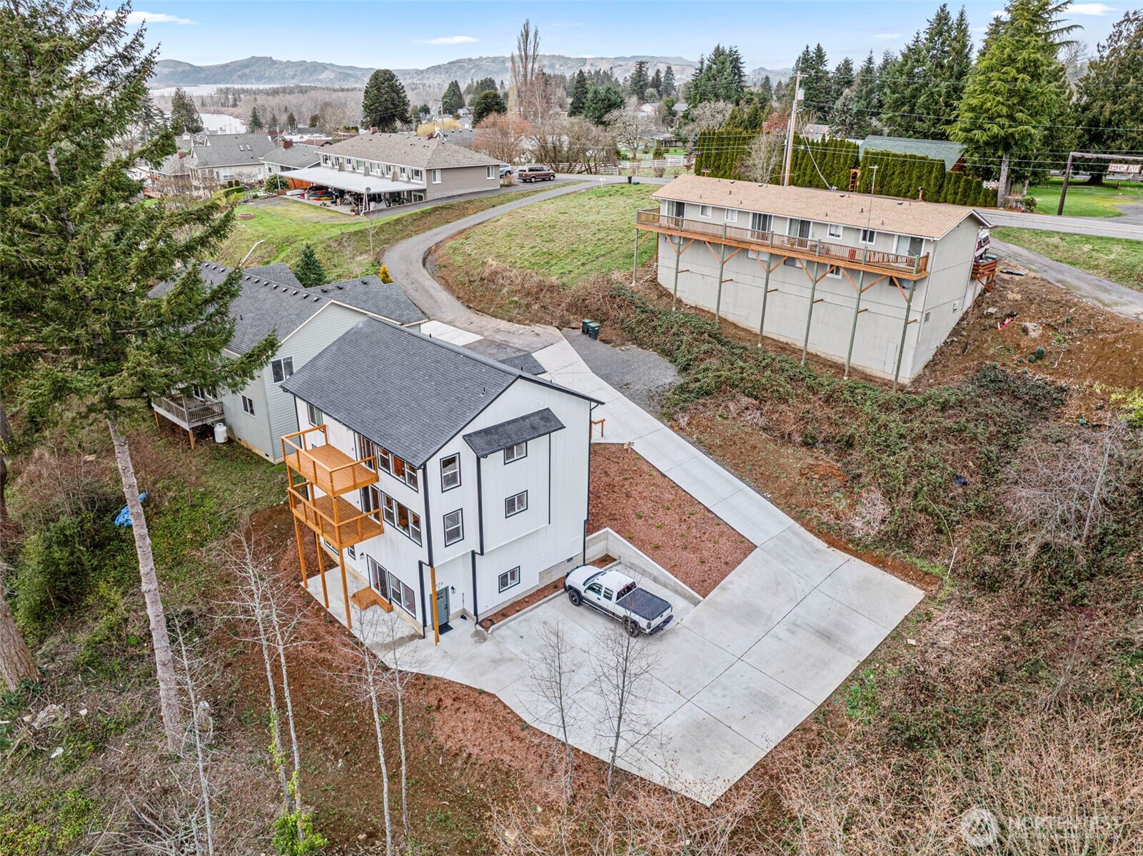 572 Columbia Street Cathlamet WA 98612