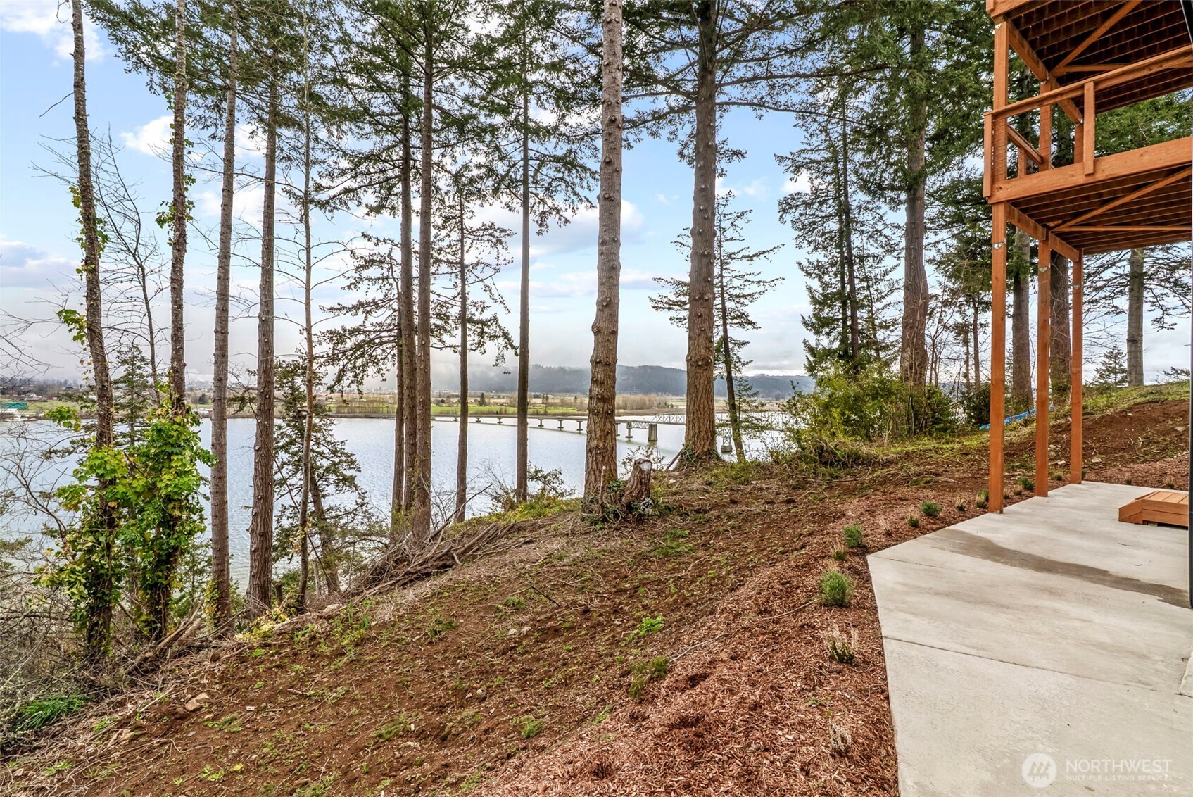 572 Columbia Street Cathlamet WA 98612