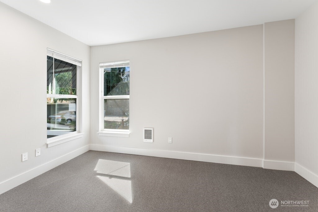 5243 19th Avenue NE Seattle WA 98105