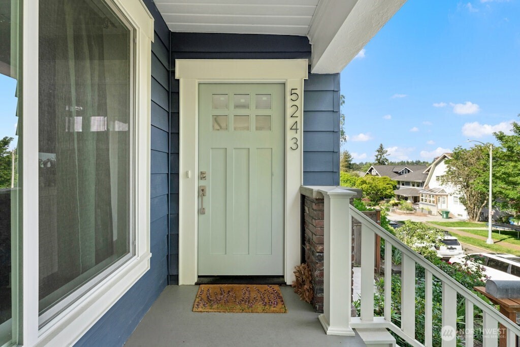 5243 19th Avenue NE Seattle WA 98105