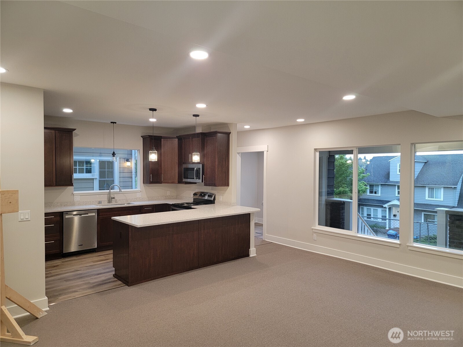 5243 19th Avenue NE Seattle WA 98105