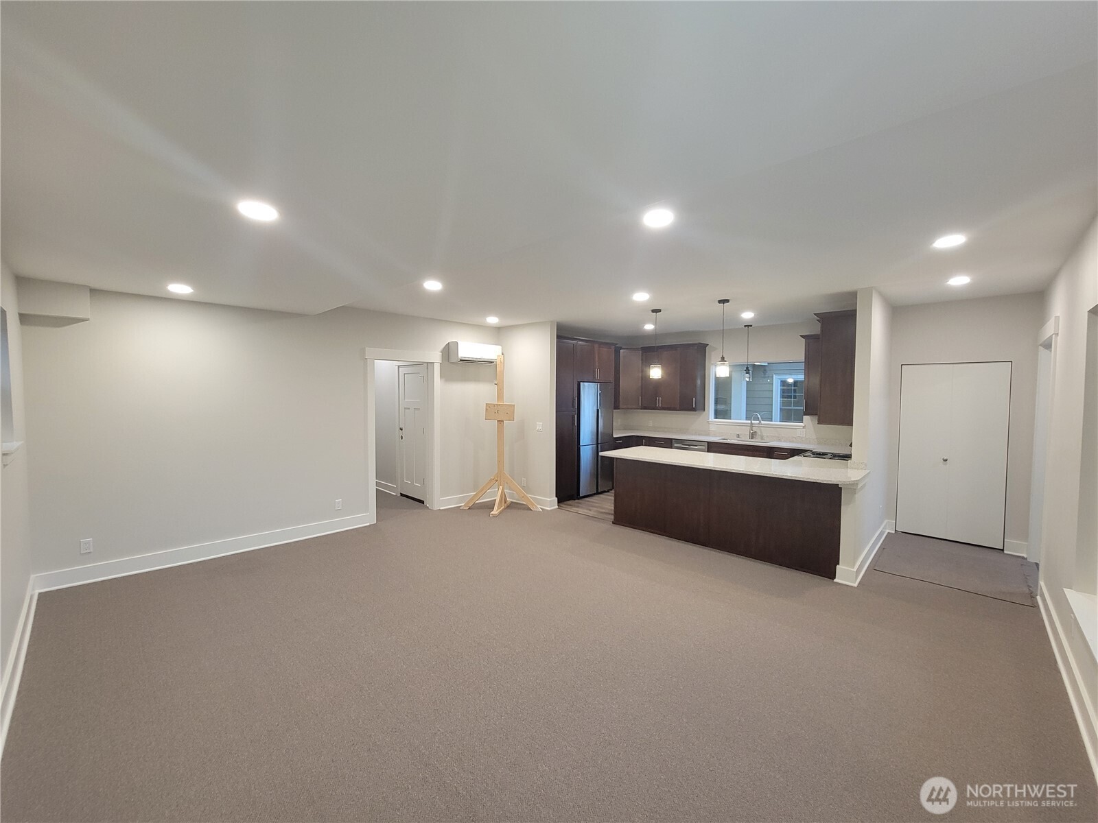 5243 19th Avenue NE Seattle WA 98105