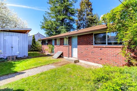 9502 Whitman Lakewood WA 98499