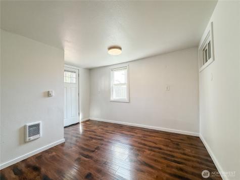 11806 Glendale Way S Seattle WA 98168