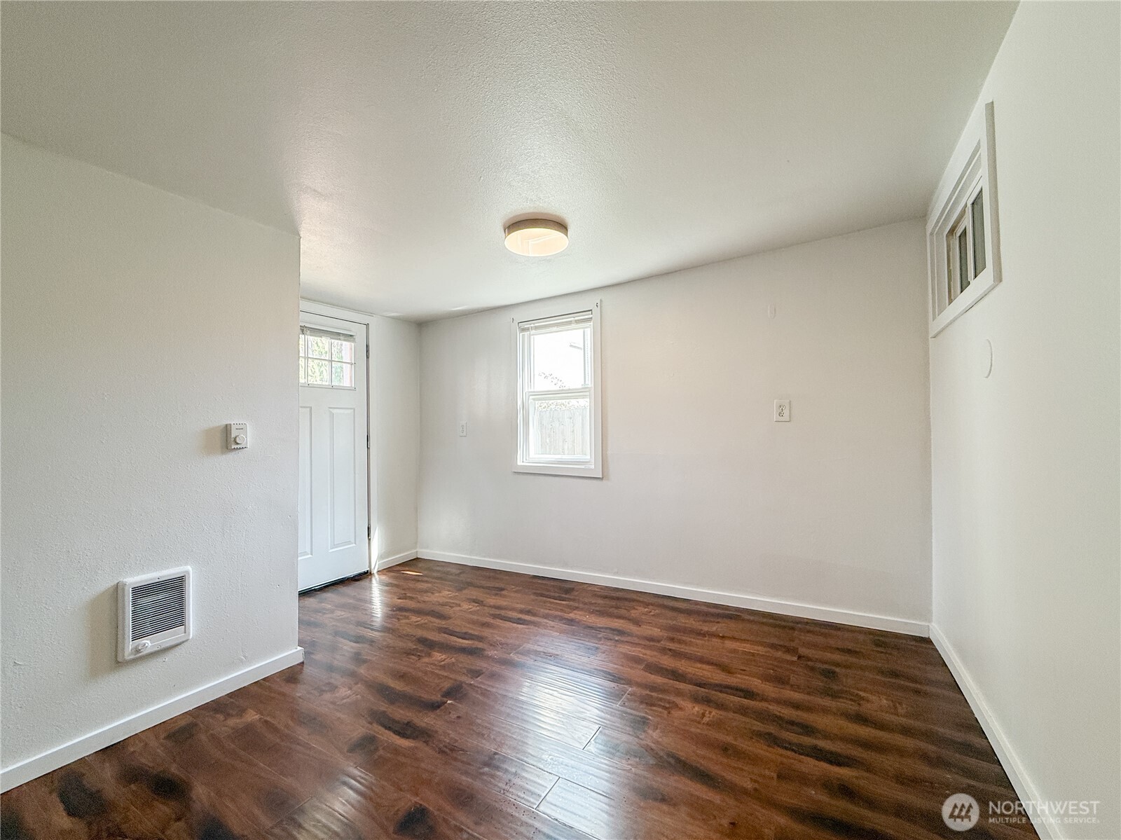 11806 Glendale Way S Seattle WA 98168