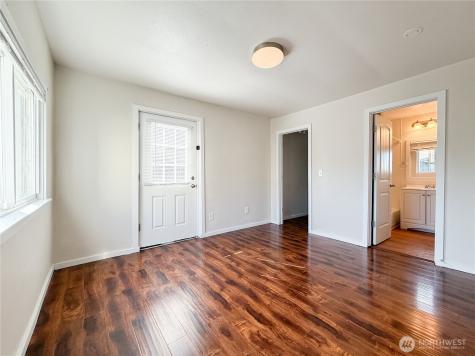 11806 Glendale Way S Seattle WA 98168