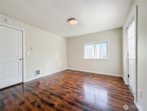 11806 Glendale Way S Seattle WA 98168