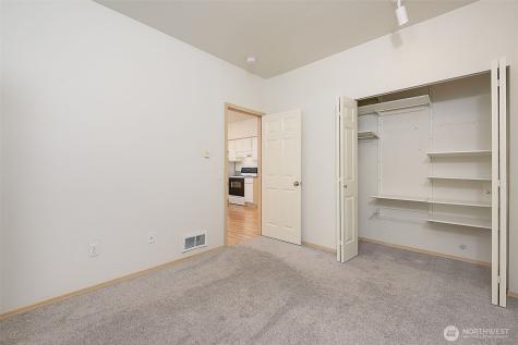 913 13th Avenue Seattle WA 98122