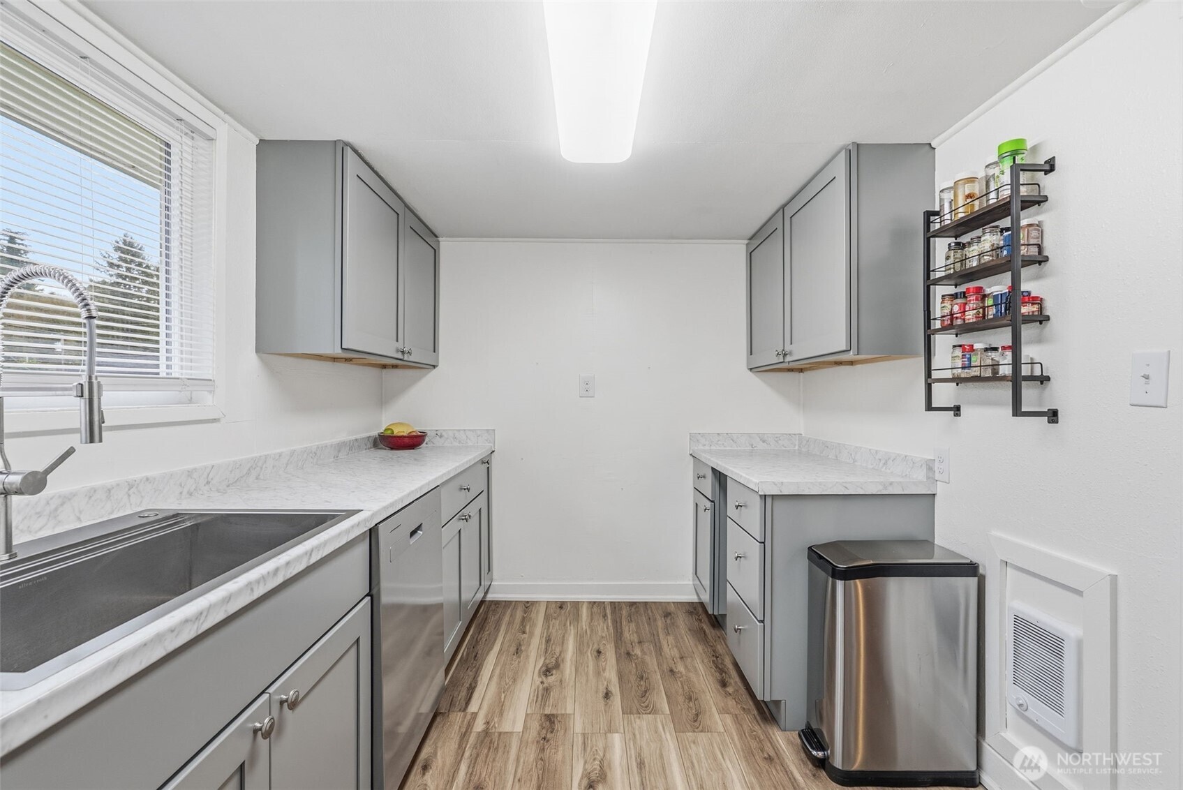180 2nd Street Cathlamet WA 98612