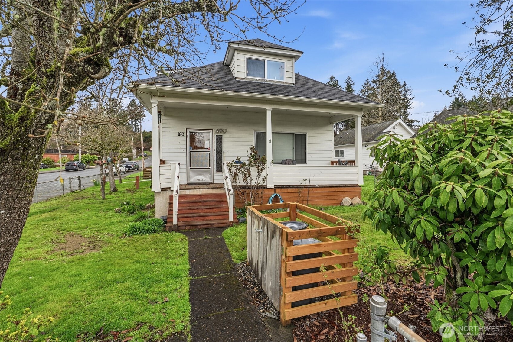 180 2nd Street Cathlamet WA 98612