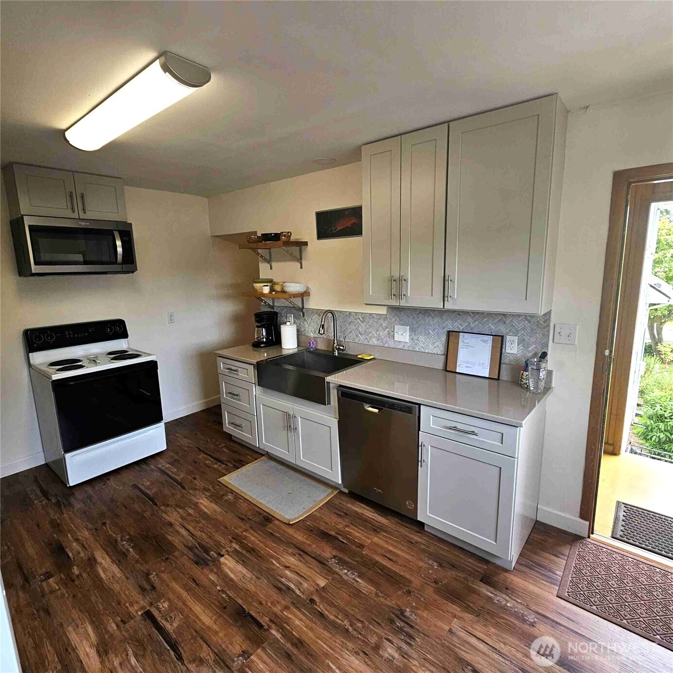 180 2nd Street Cathlamet WA 98612