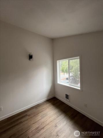 10443 17 Avenue SW Seattle WA 98146