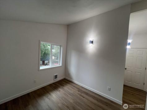 10443 17 Avenue SW Seattle WA 98146