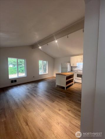 10443 17 Avenue SW Seattle WA 98146