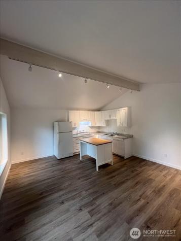 10443 17 Avenue SW Seattle WA 98146