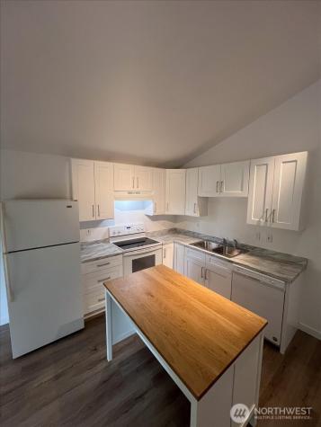 10443 17 Avenue SW Seattle WA 98146