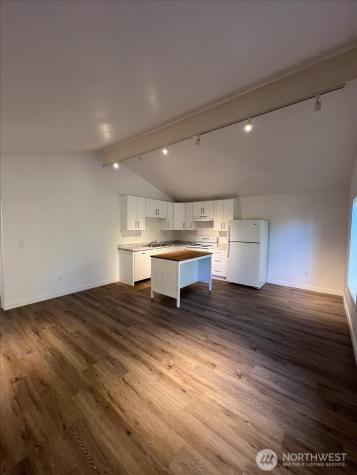 10443 17 Avenue SW Seattle WA 98146