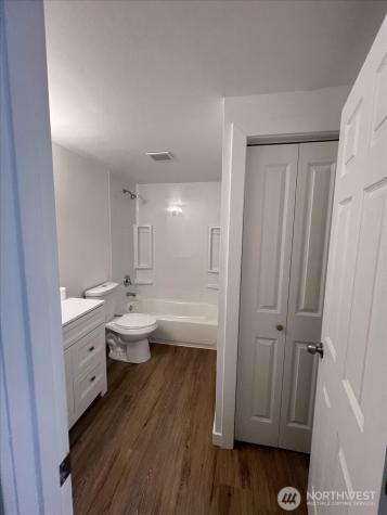 10443 17 Avenue SW Seattle WA 98146
