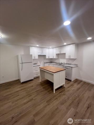 10443 17 Avenue SW Seattle WA 98146