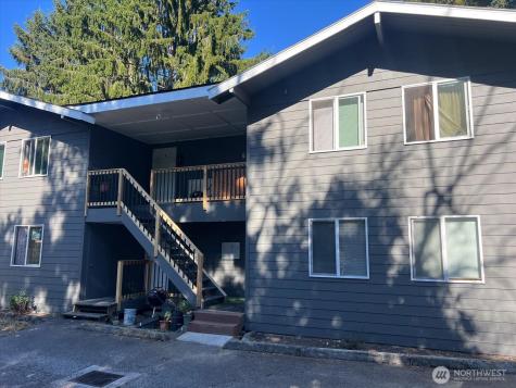 10443 17 Avenue SW Seattle WA 98146