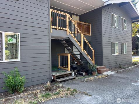 10443 17 Avenue SW Seattle WA 98146