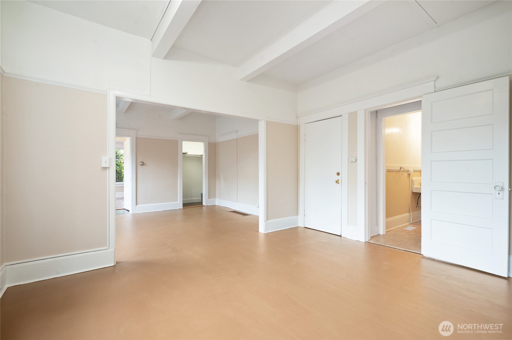 1425 Palm Avenue SW Seattle WA 98116