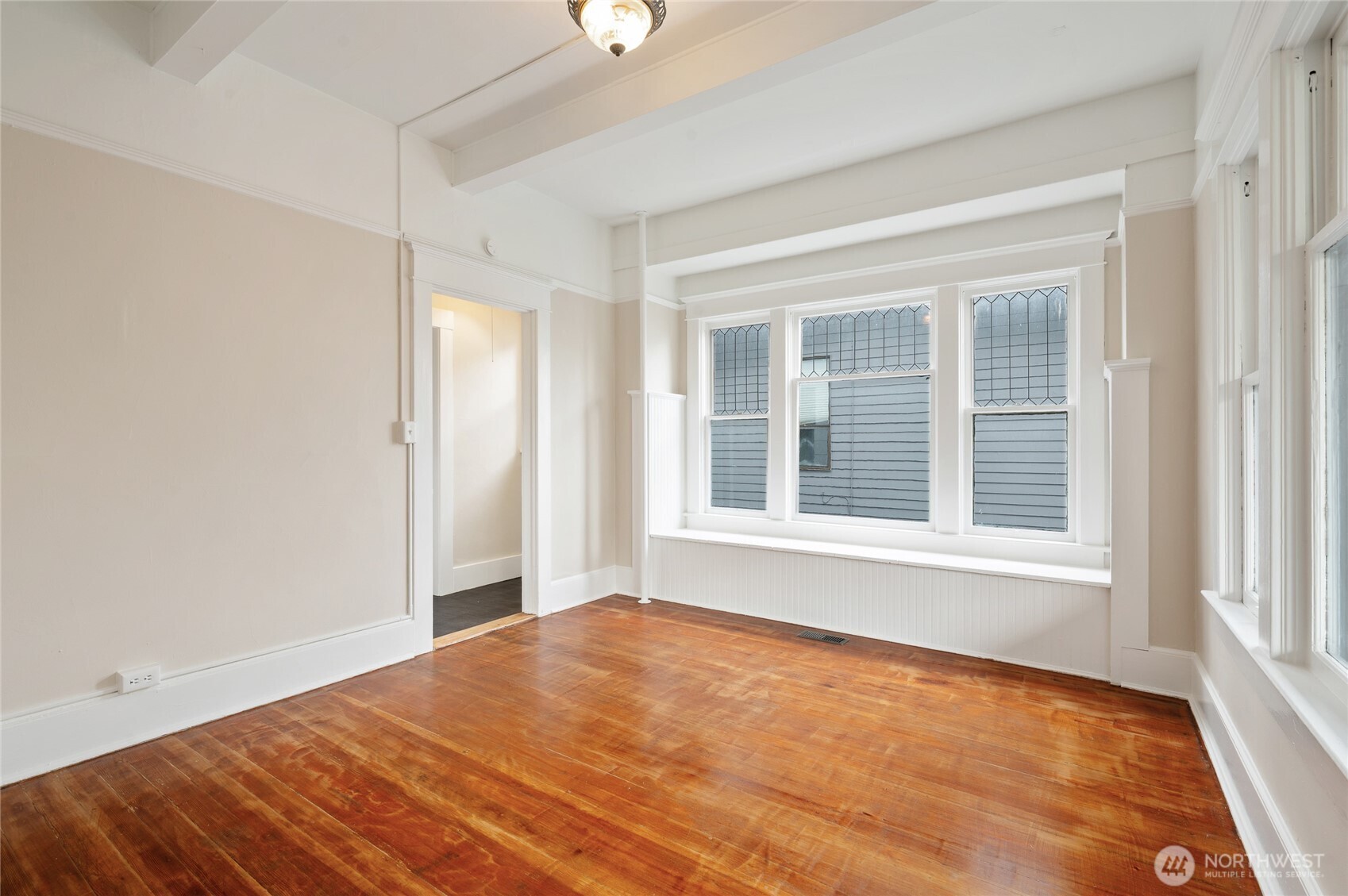 1425 Palm Avenue SW Seattle WA 98116