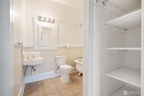 1425 Palm Avenue SW Seattle WA 98116