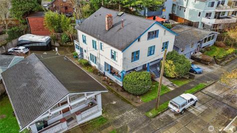 1425 Palm Avenue SW Seattle WA 98116