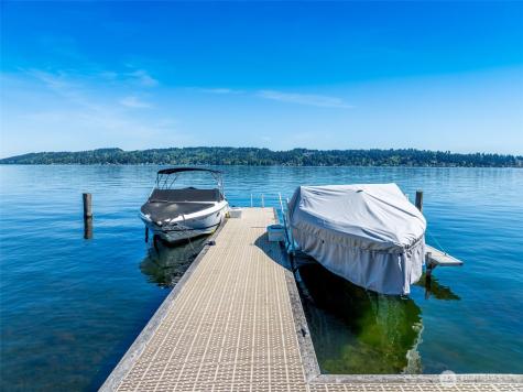 8716 Sand Point Way NE Seattle WA 98115