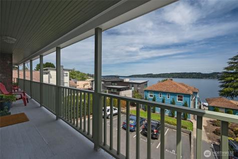 8716 Sand Point Way NE Seattle WA 98115