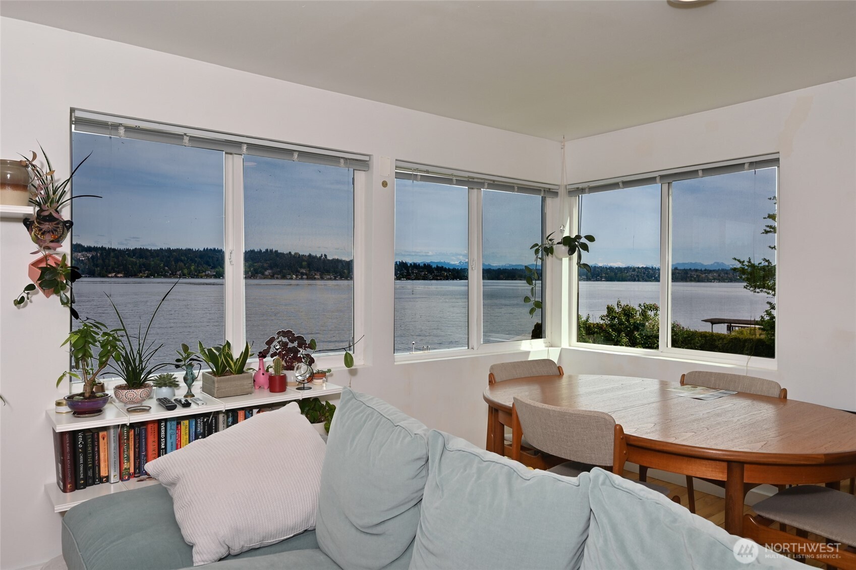 8716 Sand Point Way NE Seattle WA 98115