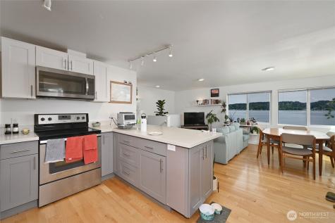 8716 Sand Point Way NE Seattle WA 98115