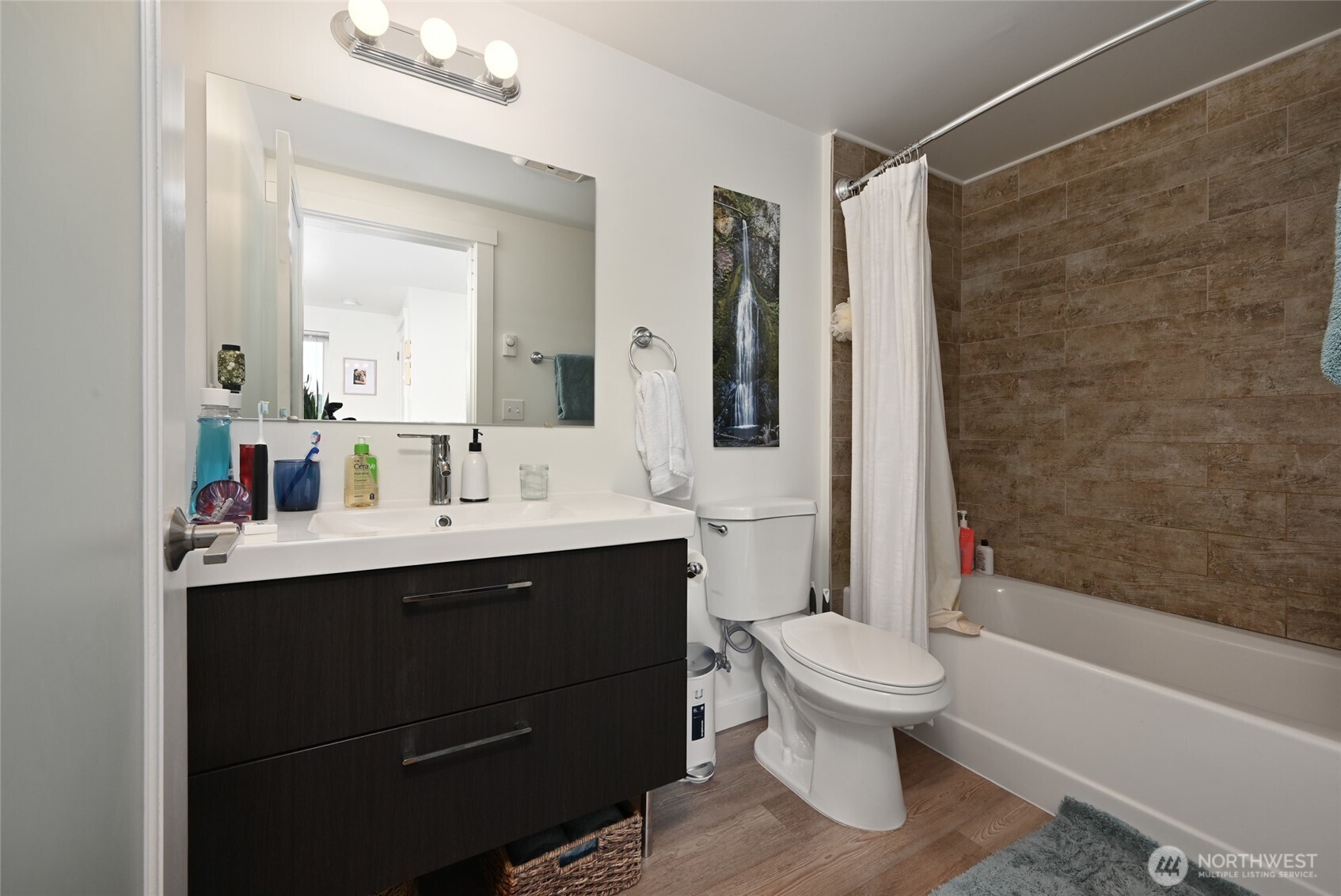 8716 Sand Point Way NE Seattle WA 98115
