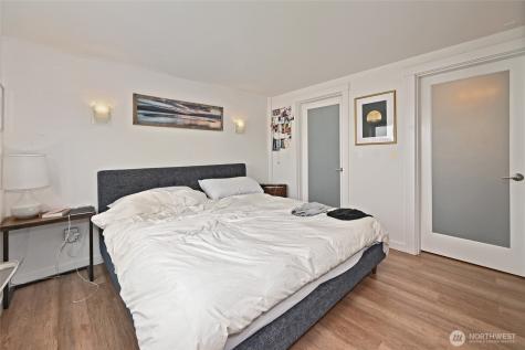 8716 Sand Point Way NE Seattle WA 98115