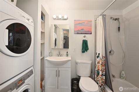 8716 Sand Point Way NE Seattle WA 98115