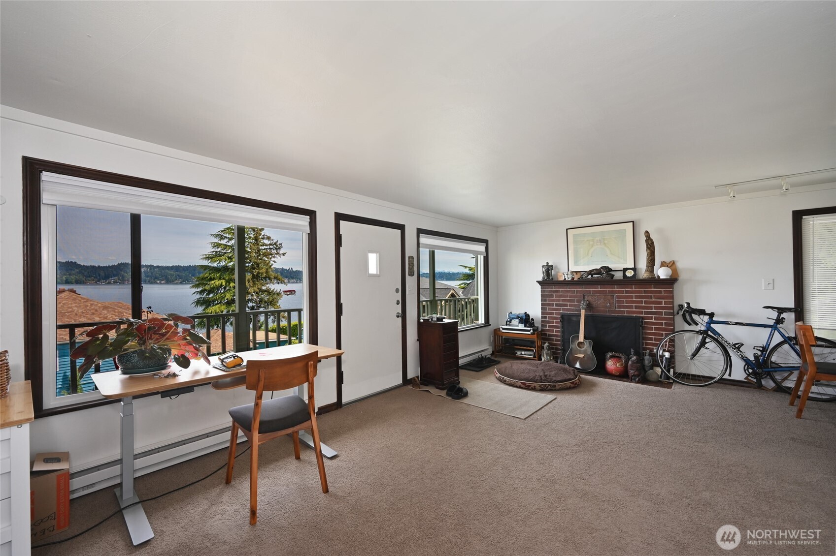 8716 Sand Point Way NE Seattle WA 98115