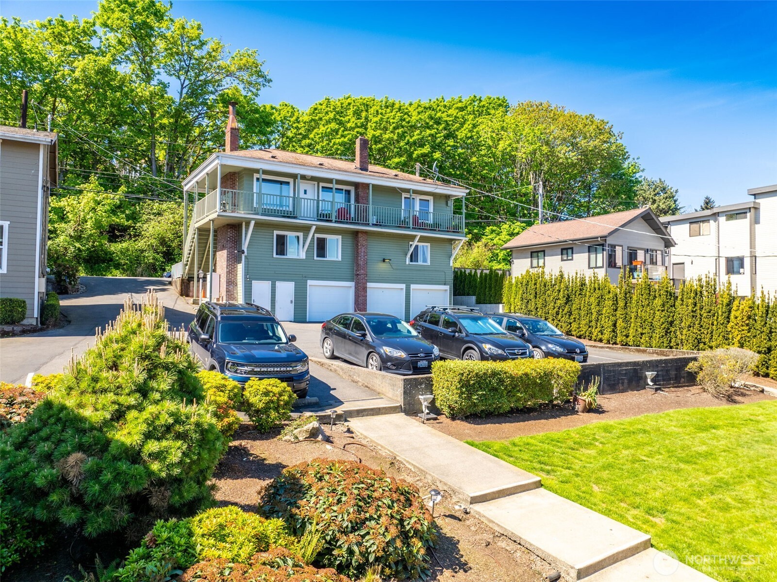 8716 Sand Point Way NE Seattle WA 98115