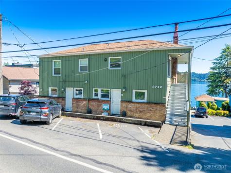 8716 Sand Point Way NE Seattle WA 98115