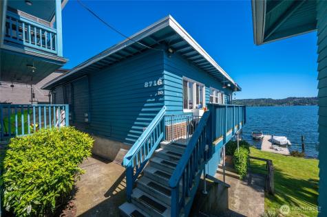 8716 Sand Point Way NE Seattle WA 98115