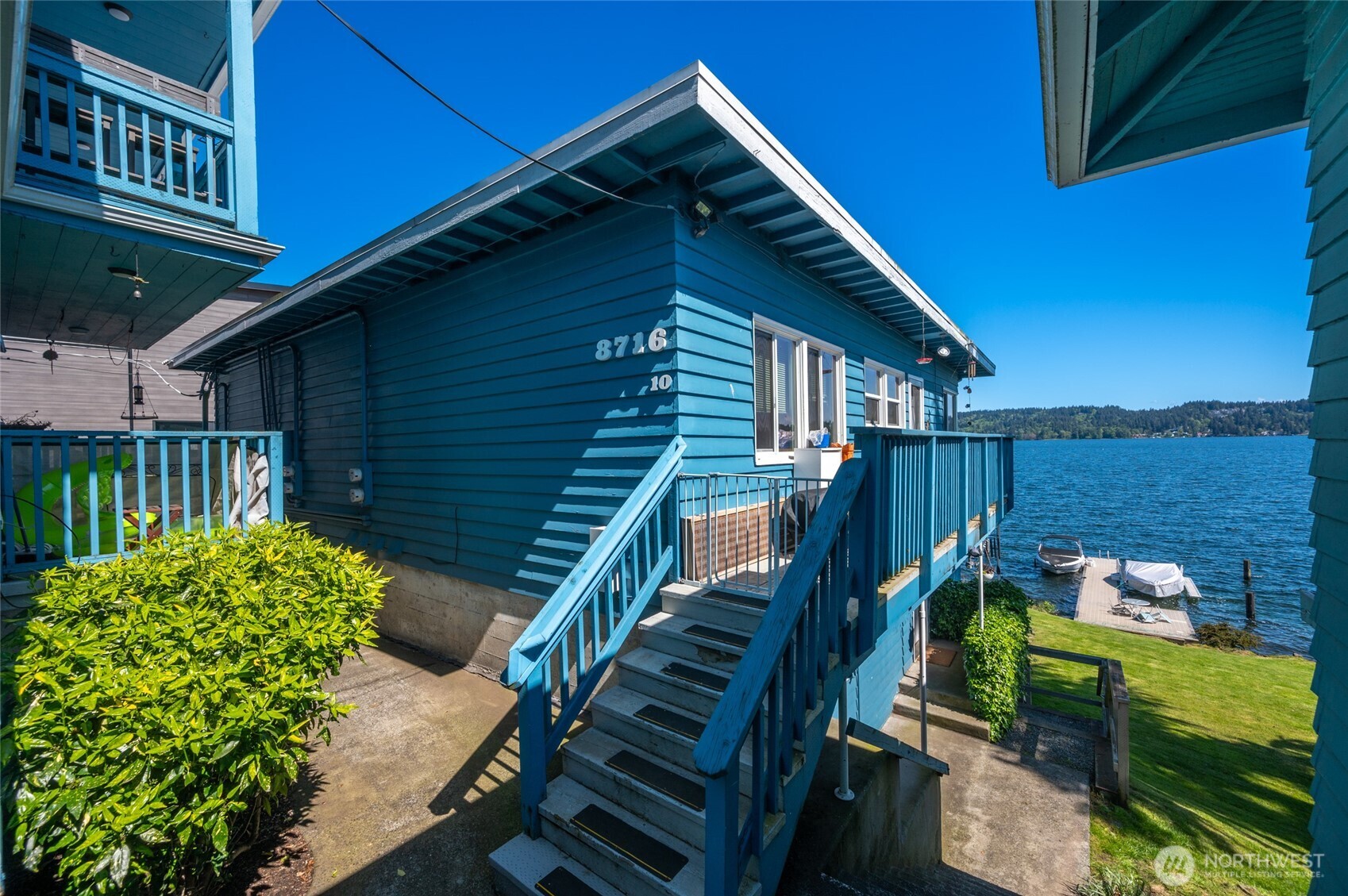 8716 Sand Point Way NE Seattle WA 98115