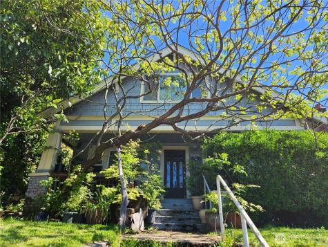 4716 7TH Seattle WA 98105