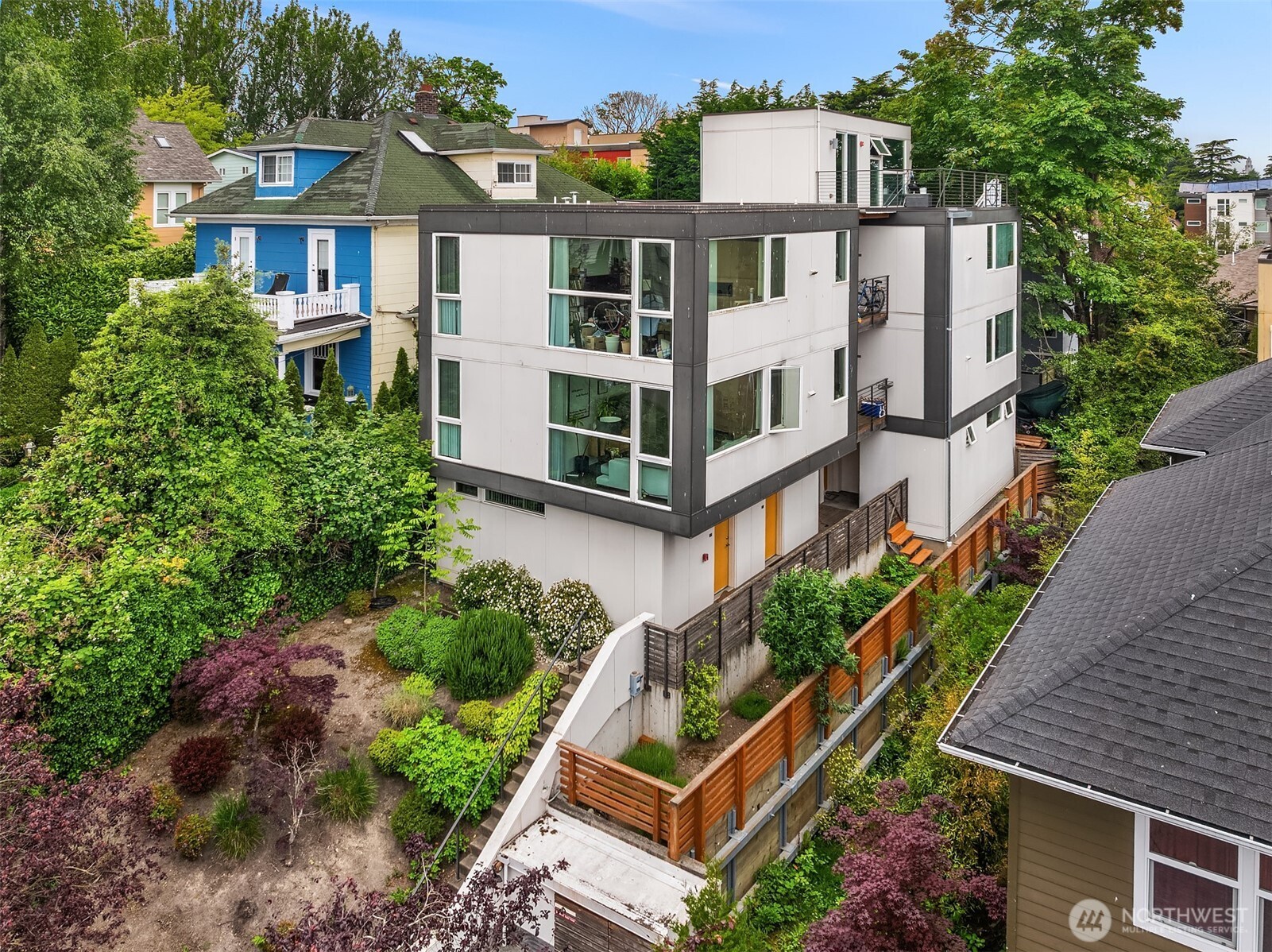 1814 E Denny Way Seattle WA 98122
