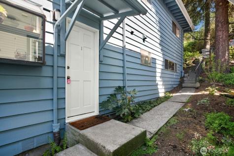 3438 14th Avenue W Seattle WA 98119